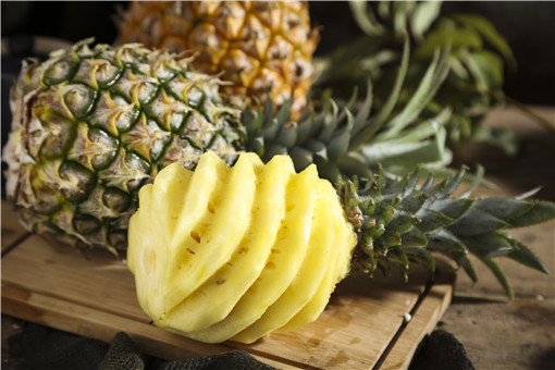 禁止进口台湾菠萝原因是什么？菠萝的功效与作用及禁忌有哪些？